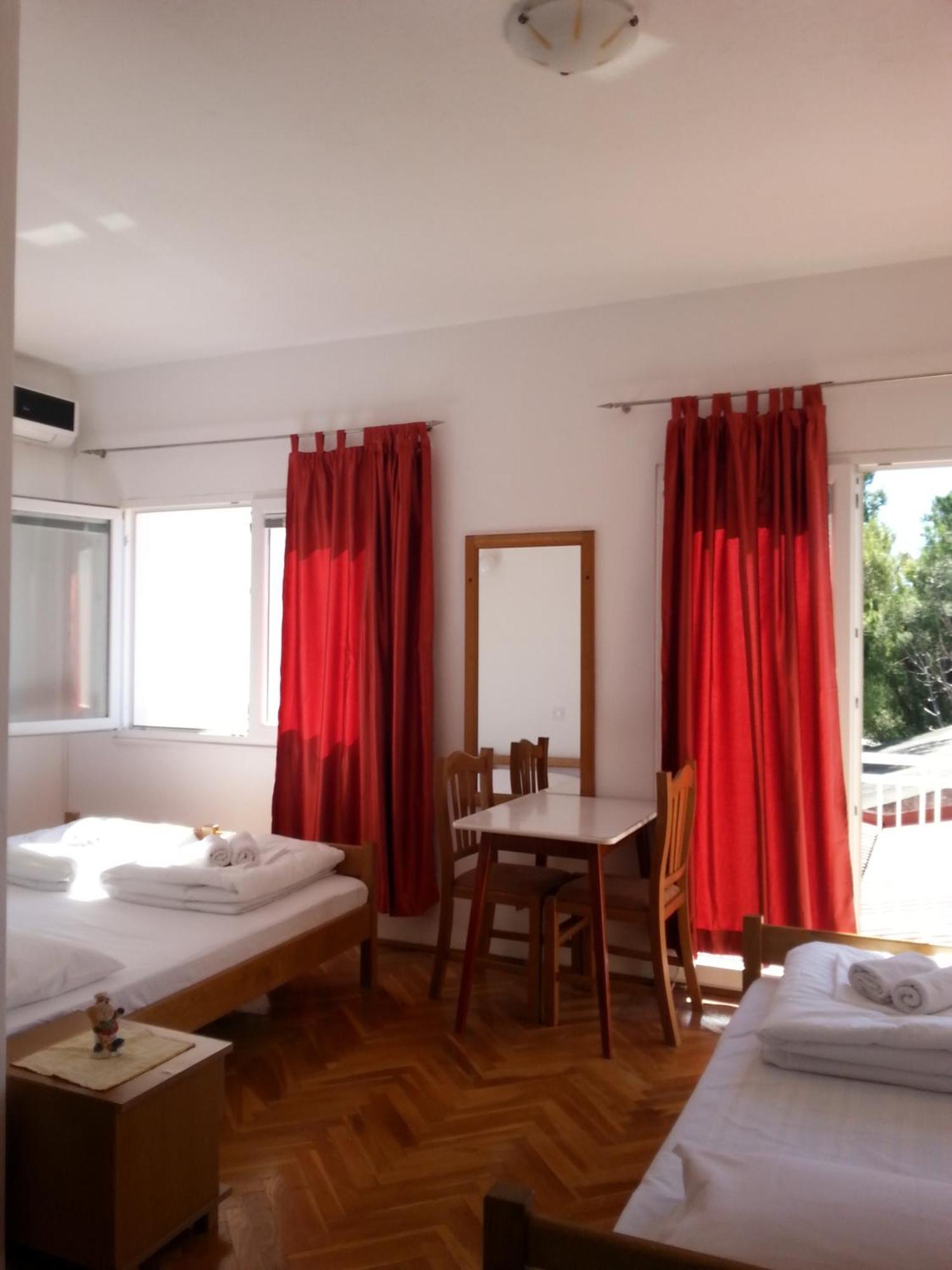 Rooms Ante トゥリバニ・クルシサ 部屋 写真